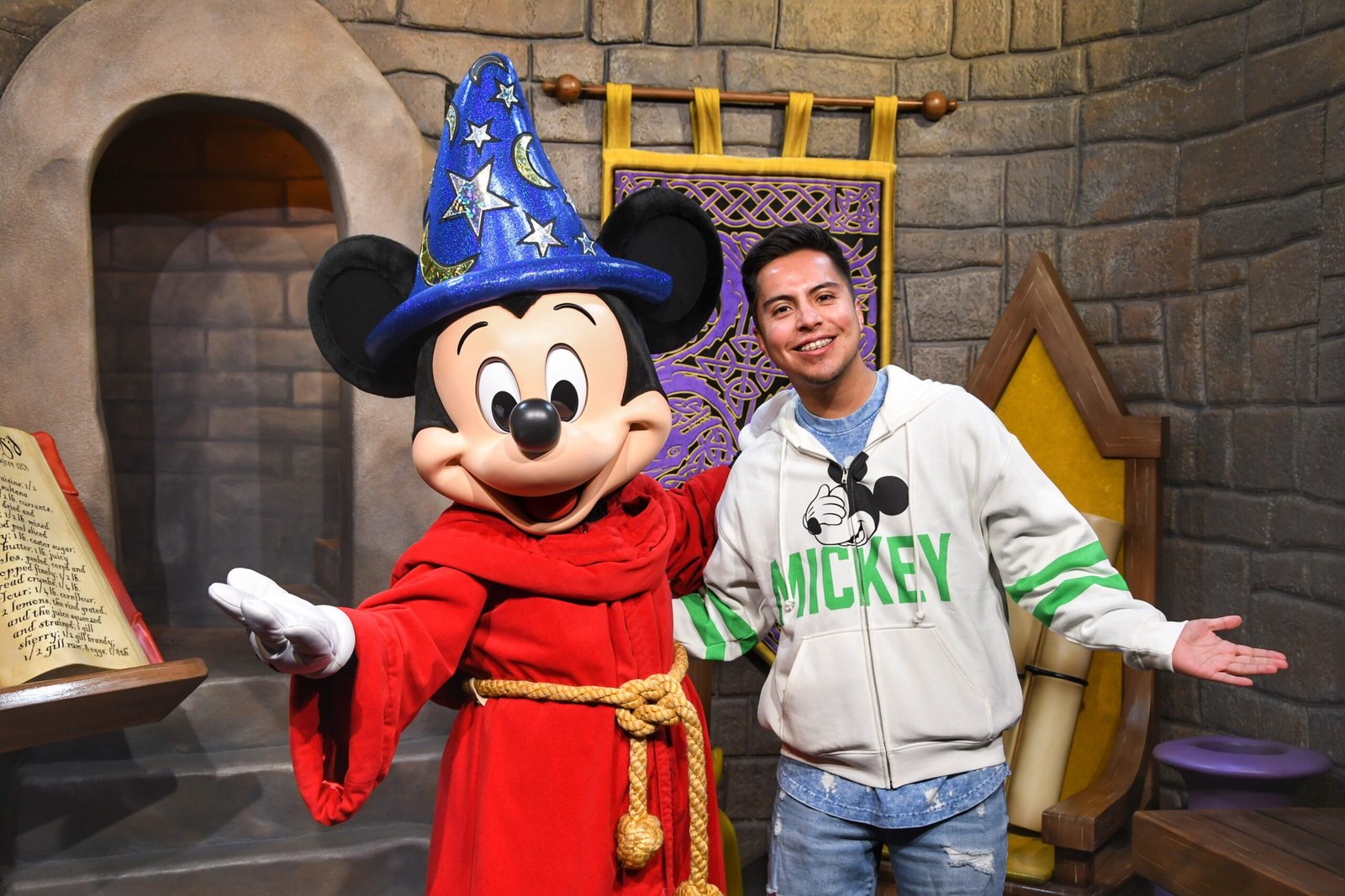 Francisco, agente de viajes de Check-in Abierto